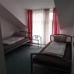Fuer Monteure In Dresden, Mit Eigenem Bad Und Grosser Gemeinschaftskueche 3*