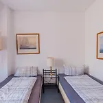 Fuer Monteure In Dresden, Mit Eigenem Bad Und Grosser Gemeinschaftskueche Maison d'hôtes 3*
