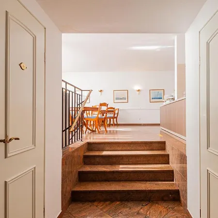 Πανσιόν Fuer Monteure In Dresden, Mit Eigenem Bad Und Grosser Gemeinschaftskueche 3*