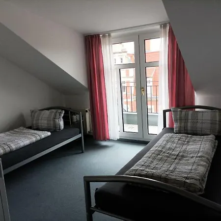 Fuer Monteure In Dresden, Mit Eigenem Bad Und Grosser Gemeinschaftskueche 3*