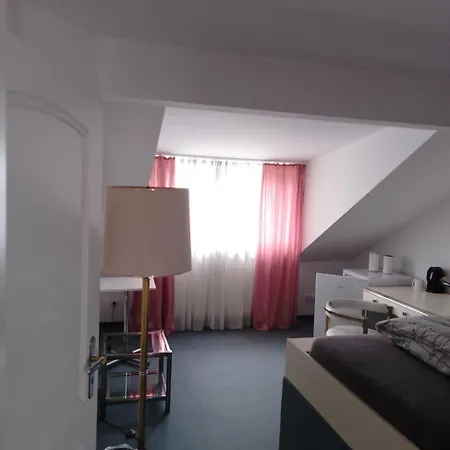 Konukevi Fuer Monteure In Dresden, Mit Eigenem Bad Und Grosser Gemeinschaftskueche
