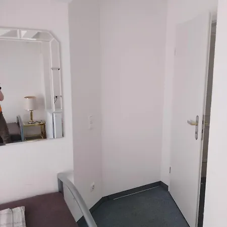 ゲストハウス Fuer Monteure In Dresden, Mit Eigenem Bad Und Grosser Gemeinschaftskueche ドレスデン