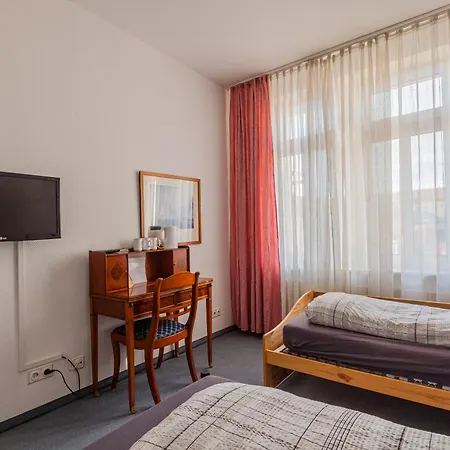 Πανσιόν Fuer Monteure In Dresden, Mit Eigenem Bad Und Grosser Gemeinschaftskueche Δρέσδη