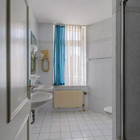 ゲストハウス Fuer Monteure In Dresden, Mit Eigenem Bad Und Grosser Gemeinschaftskueche