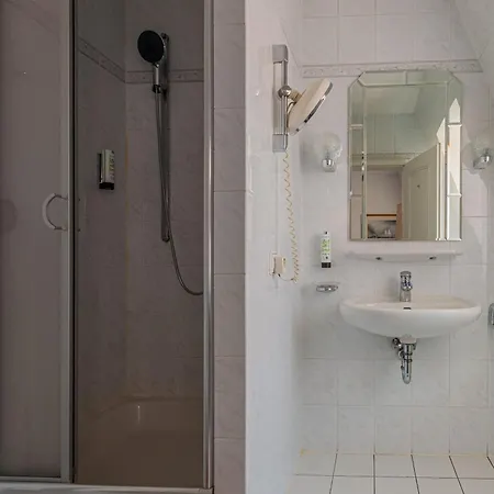 Fuer Monteure In Dresden, Mit Eigenem Bad Und Grosser Gemeinschaftskueche