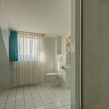 Fuer Monteure In Dresden, Mit Eigenem Bad Und Grosser Gemeinschaftskueche 드레스덴