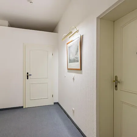 Fuer Monteure In Dresden, Mit Eigenem Bad Und Grosser Gemeinschaftskueche 게스트하우스