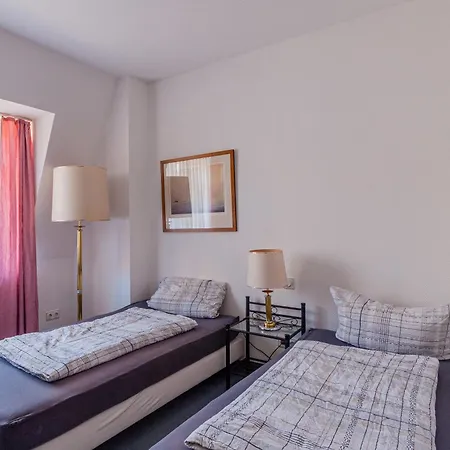 Fuer Monteure In Dresden, Mit Eigenem Bad Und Grosser Gemeinschaftskueche 3*