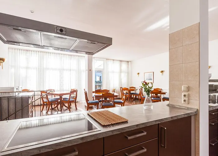 Vendégház Fuer Monteure In Dresden, Mit Eigenem Bad Und Grosser Gemeinschaftskueche 3*
