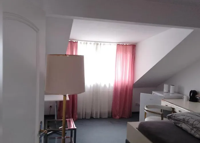 Vendégház Fuer Monteure In Dresden, Mit Eigenem Bad Und Grosser Gemeinschaftskueche