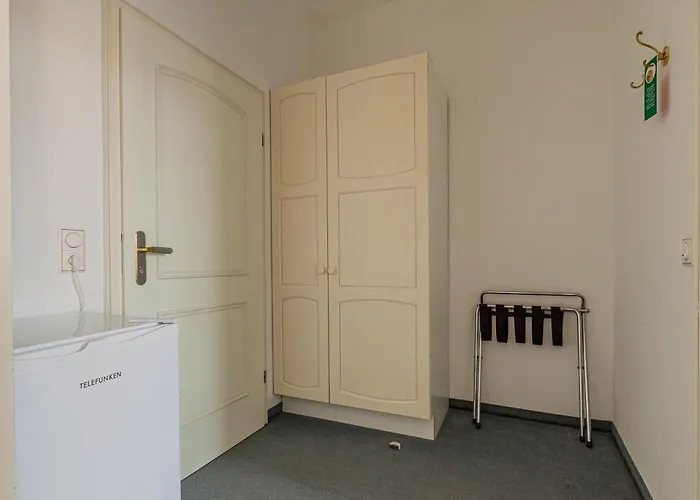 Vendégház Fuer Monteure In Dresden, Mit Eigenem Bad Und Grosser Gemeinschaftskueche