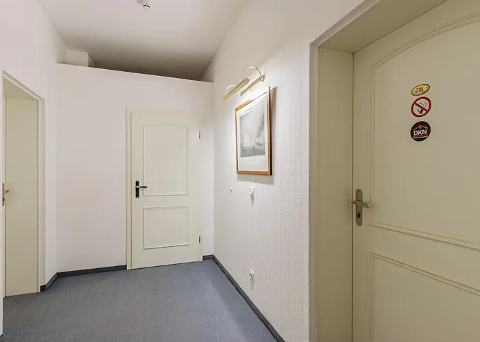 Fuer Monteure In Dresden, Mit Eigenem Bad Und Grosser Gemeinschaftskueche ゲストハウス