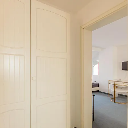 Fuer Monteure In Dresden, Mit Eigenem Bad Und Grosser Gemeinschaftskueche Gæstehus