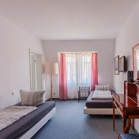 Fuer Monteure In Dresden, Mit Eigenem Bad Und Grosser Gemeinschaftskueche Gæstehus