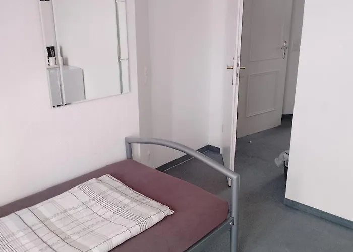 Fuer Monteure In Dresden, Mit Eigenem Bad Und Grosser Gemeinschaftskueche 3*