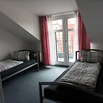 Fuer Monteure In Dresden, Mit Eigenem Bad Und Grosser Gemeinschaftskueche 3*